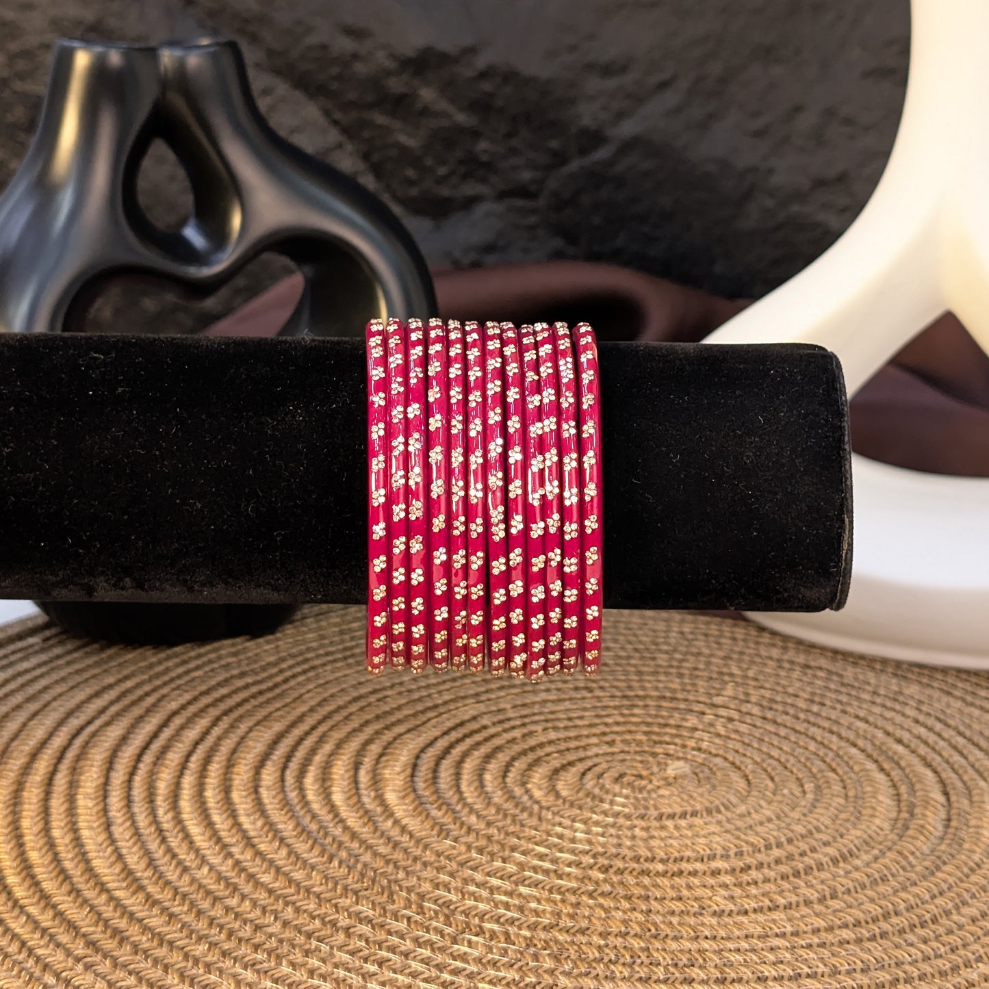 MAGENTA INDIAN GLASS BANGLES
