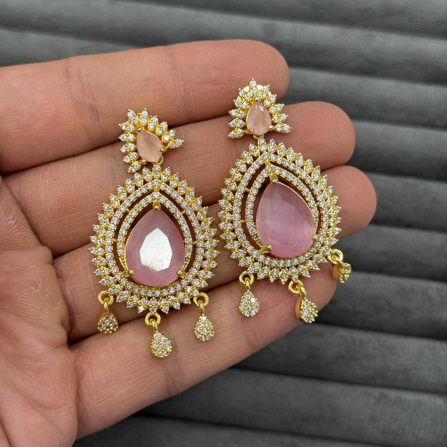 ROYAL HALO ZIRCON EARRINGS