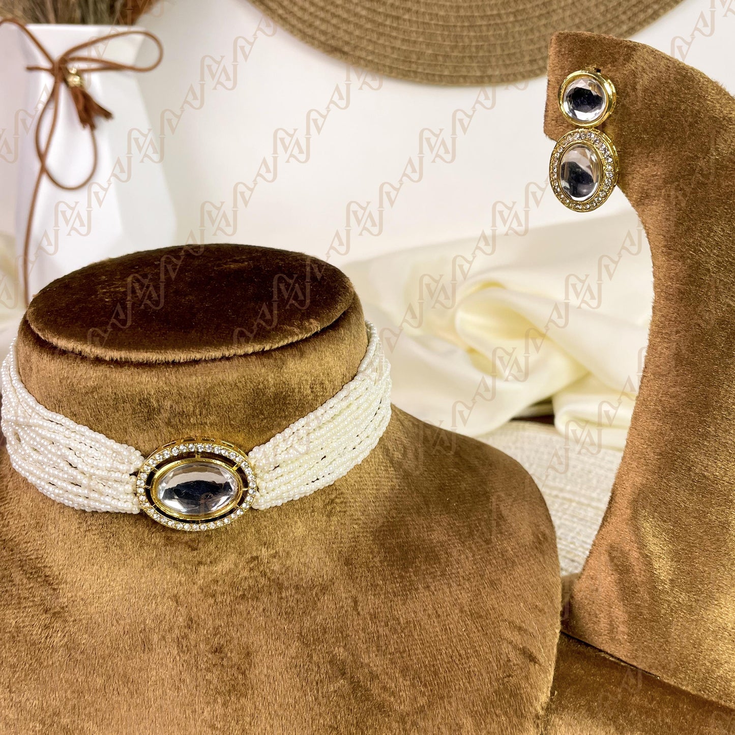 Gulzar Pearl Kundan Choker