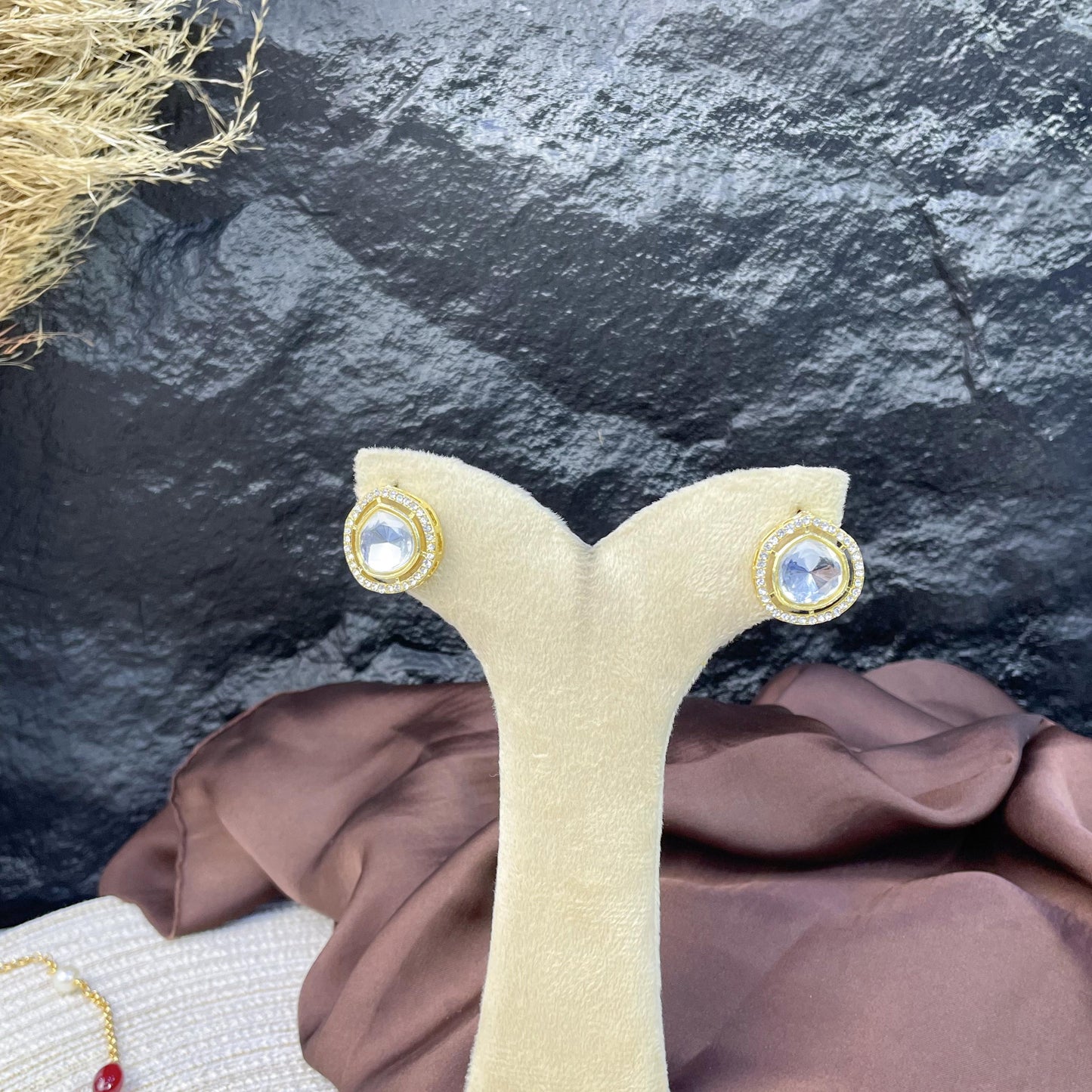 SCARLET TRI LINK GLORY MALA