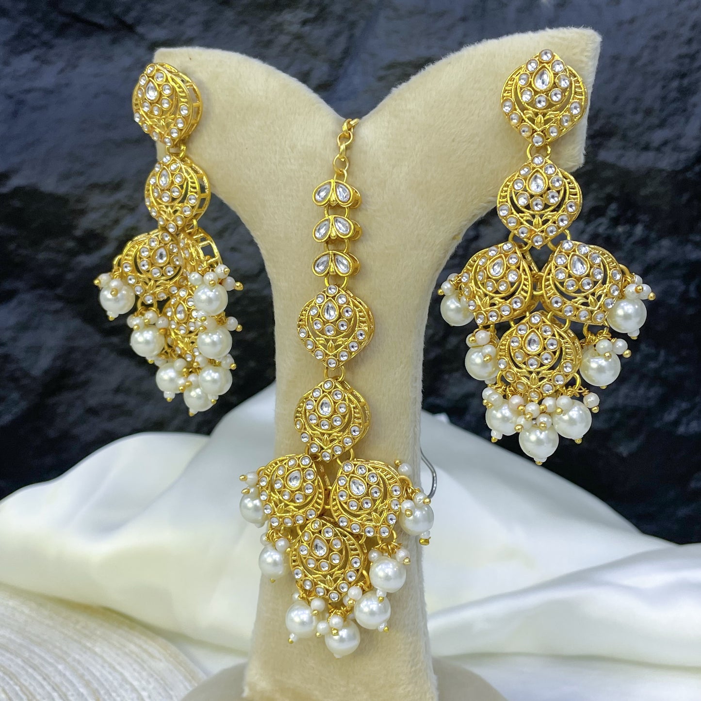 LUMINOUS PEARL ELEGANCE MALA