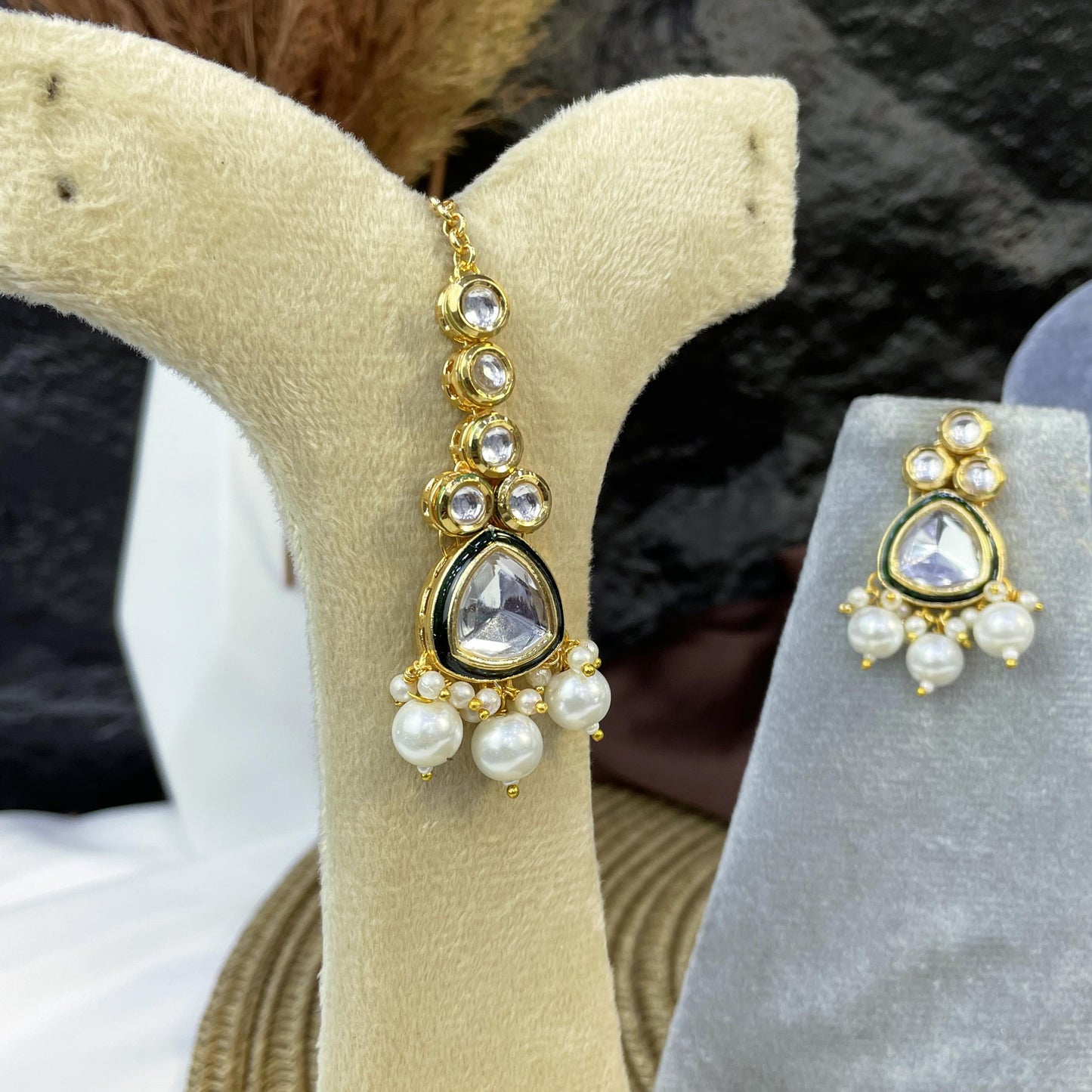 MAJESTIC TEARDROP MEENAKARI KUNDAN NECKLACES