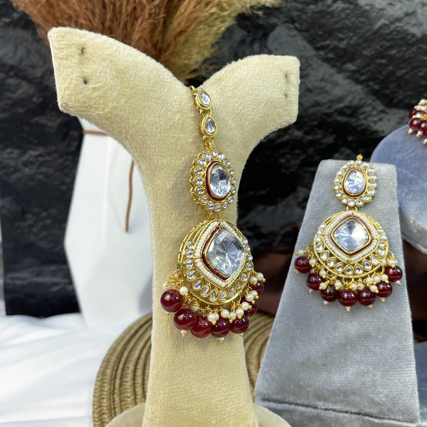 RAJWARI HALO MEDALLION KUNDAN NECKLACES