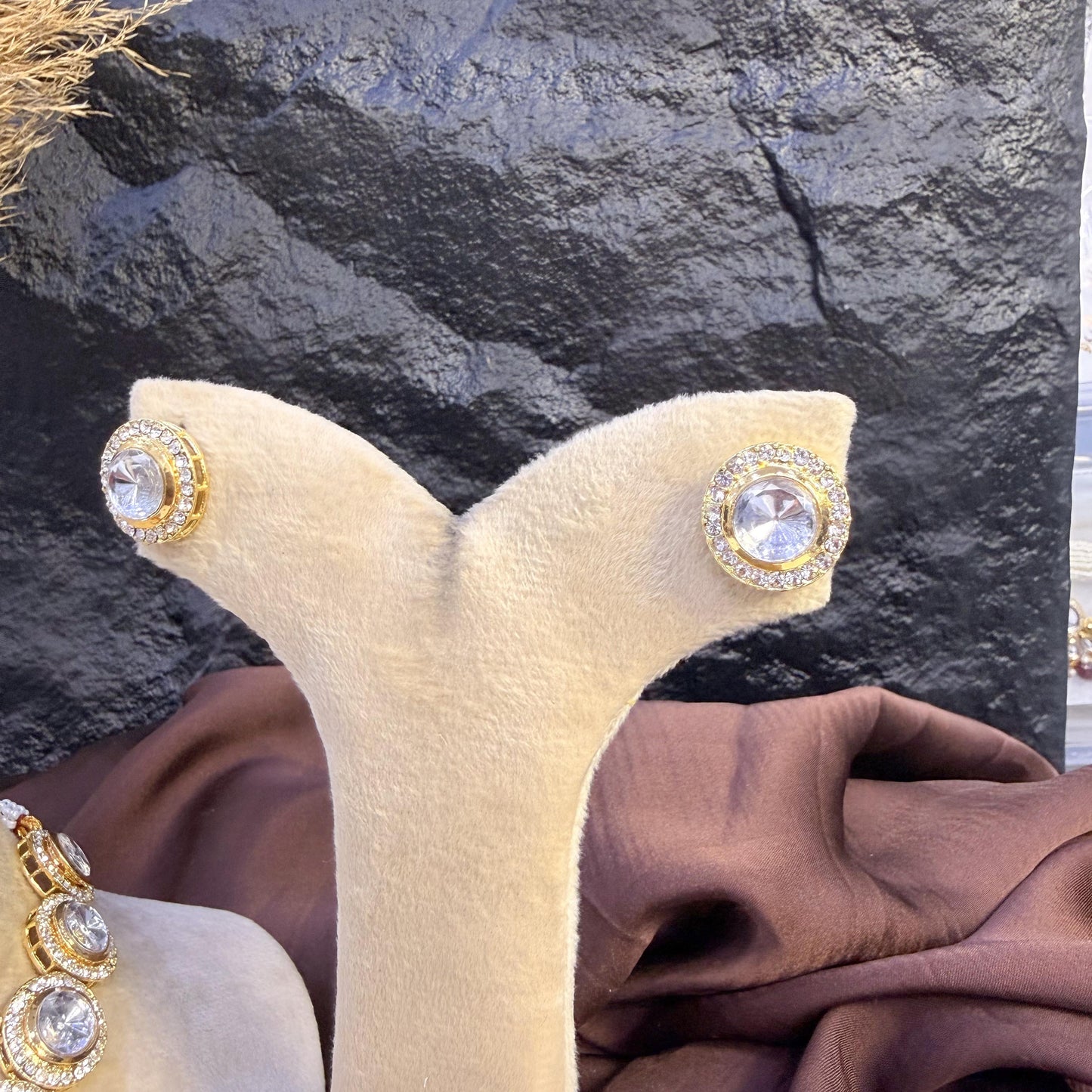 ETHEREAL GLIMMER HALO KUNDAN NECKLACES