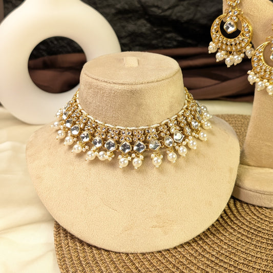 Majestic bib kundan necklace