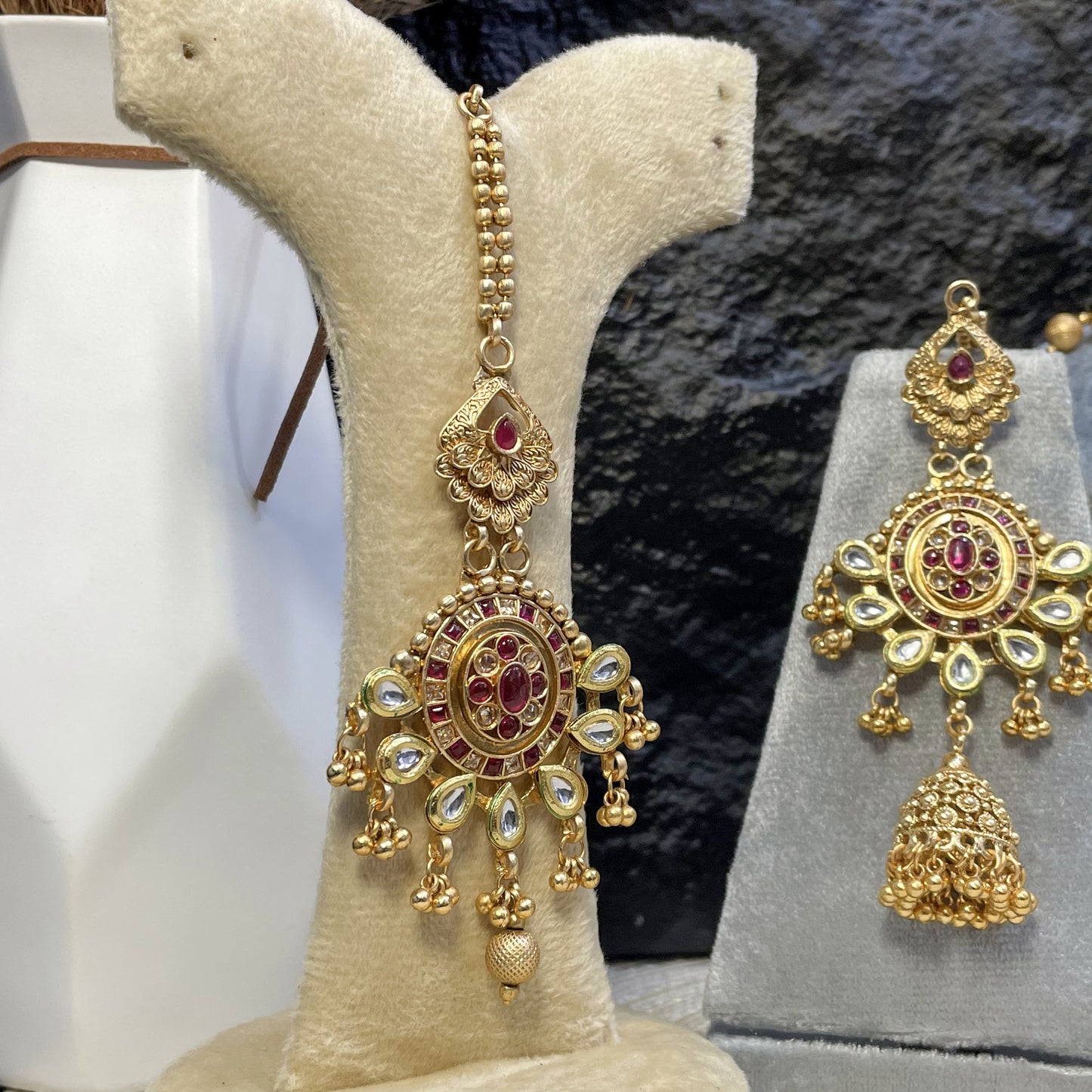 YAQOOT-E-SHAHI - RAJWARI BRIDAL SET