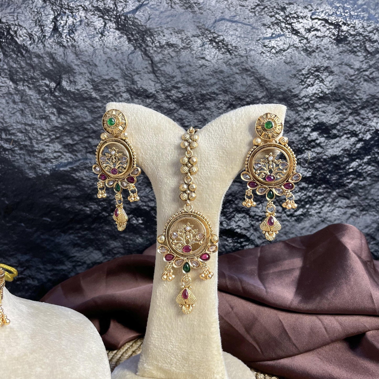 DARBARI JHAROKHA RAJWARI CHOKER