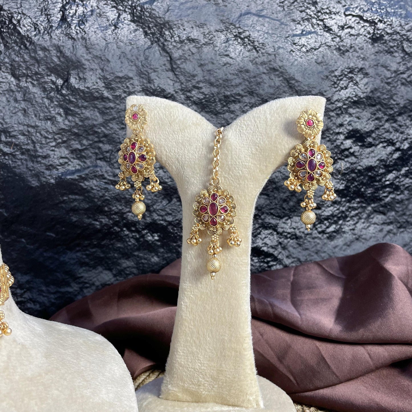 KANWAL-KALI RAJWARI CHOKER