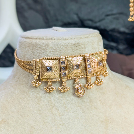Noor-malika rajwari choker