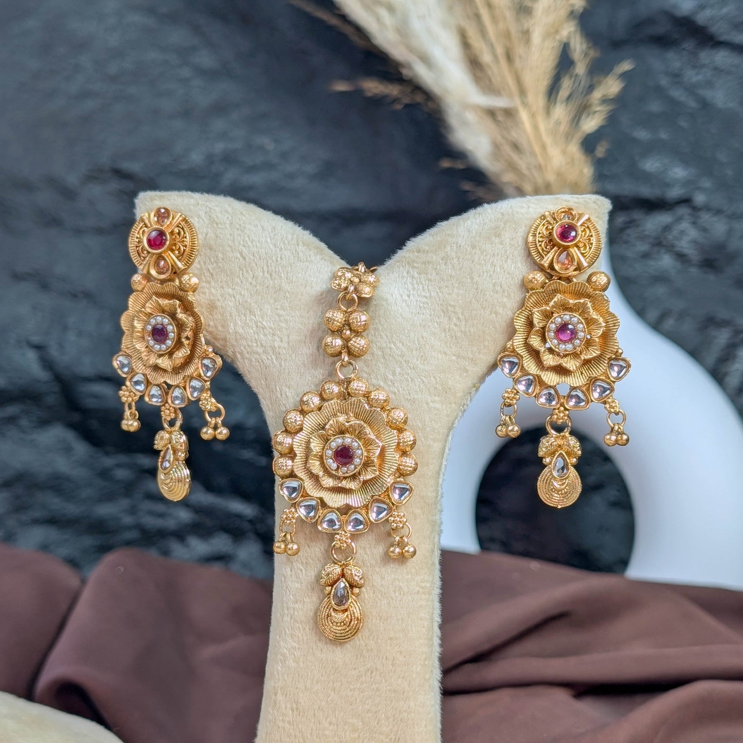 Mayur-mandala rajwari choker