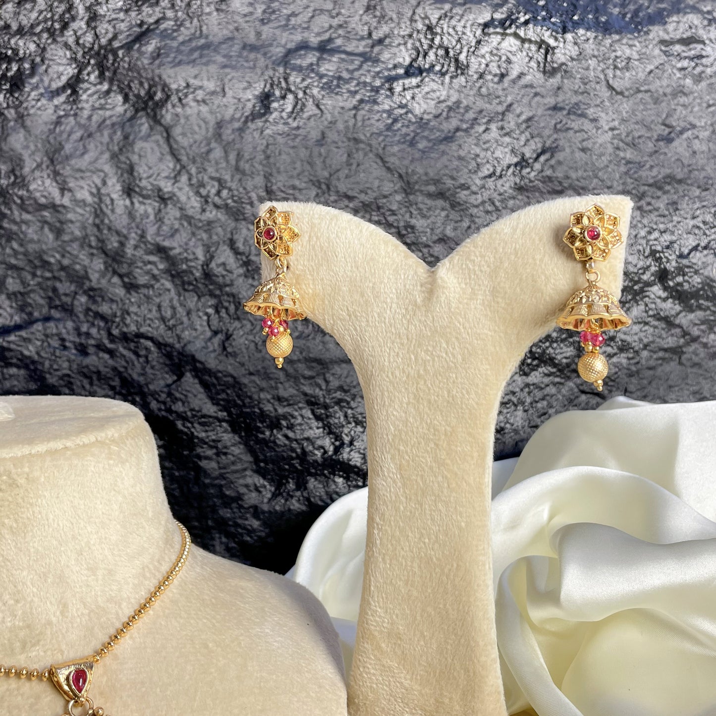 RUBY MANDALA RAJWARI LOCKET SET