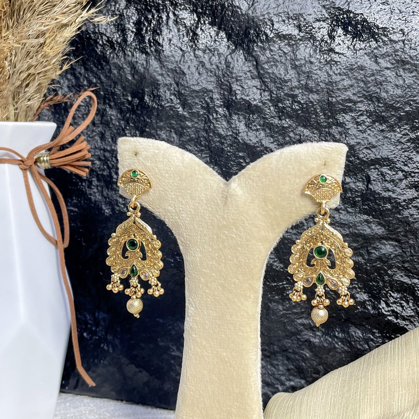 REGAL RAJWARI SHIELD PEARL MALA