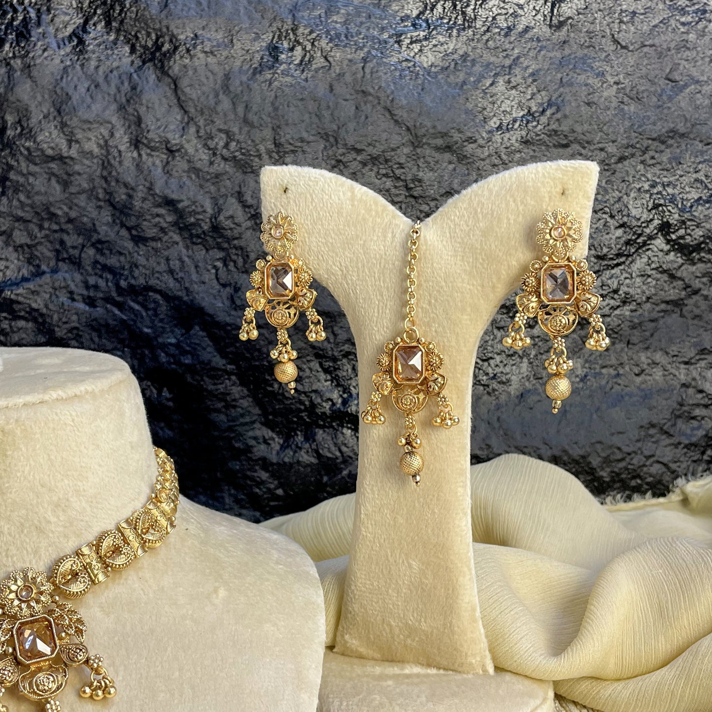 VINTAGE RAJWARI SQUARE POLKI NECKLACE SET