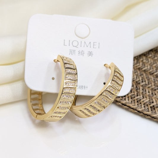 ETCHED GOLD CHEVRON EARRINGS