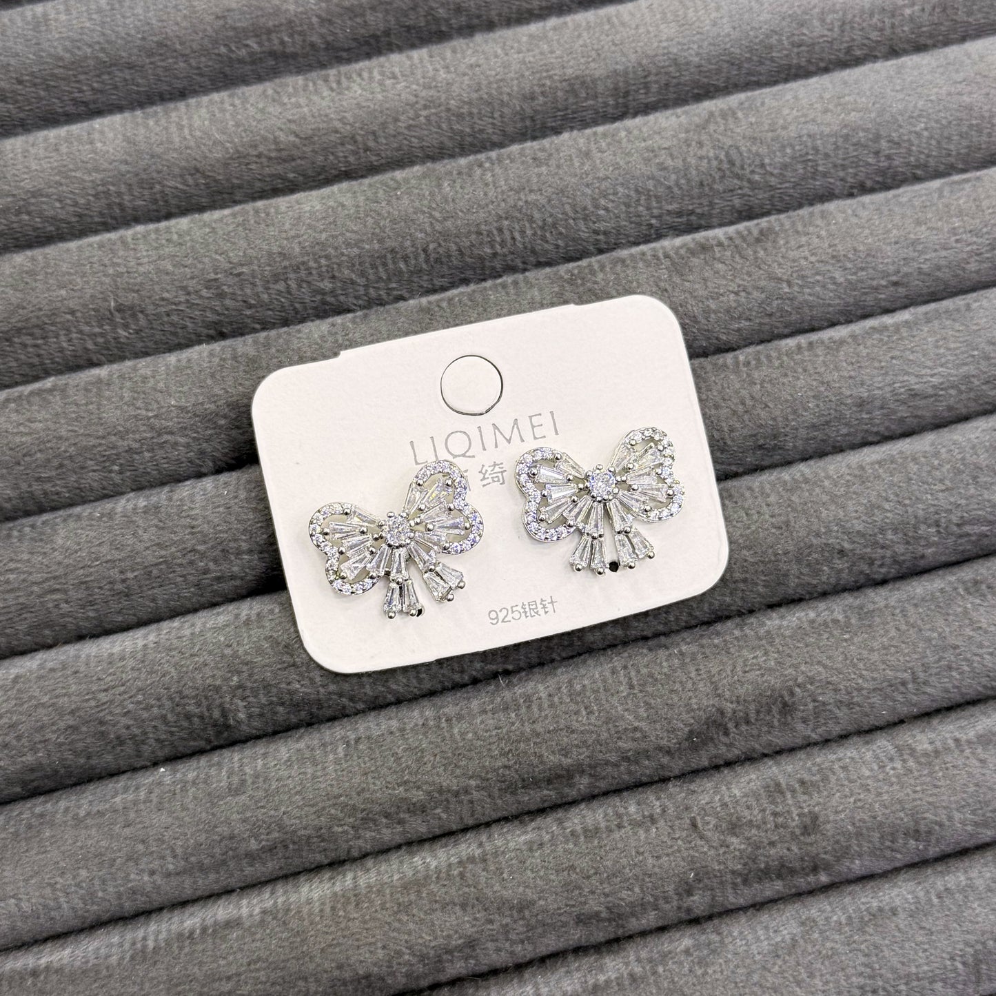 CRYSTAL BAGUETTE EARRINGS