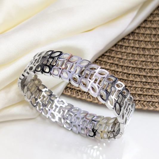 Leaf Chain Handcuff