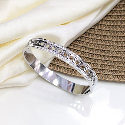 Sparkle Chain Handcuff