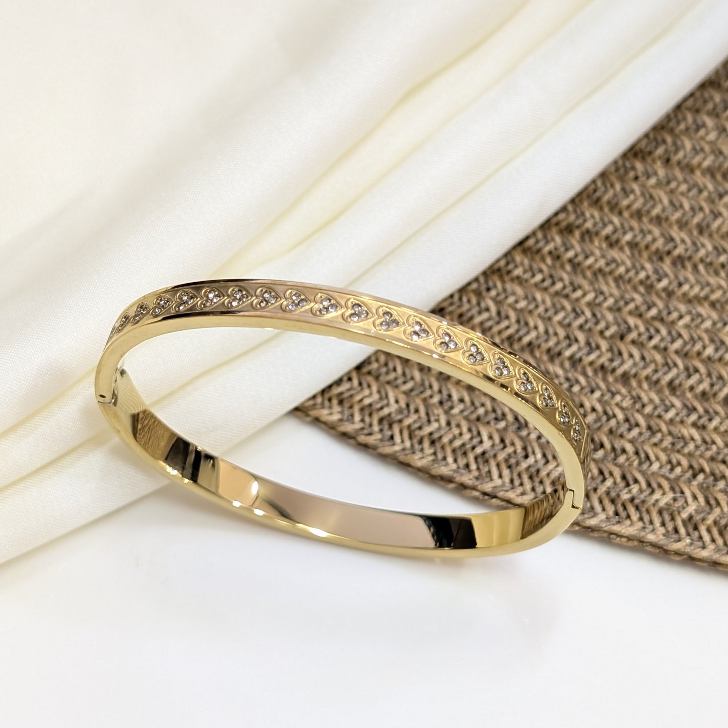 SOLARIS HANDCUFFS