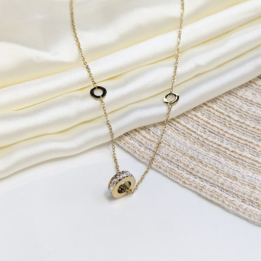 PAVÉ BAND BARREL LOCKETS