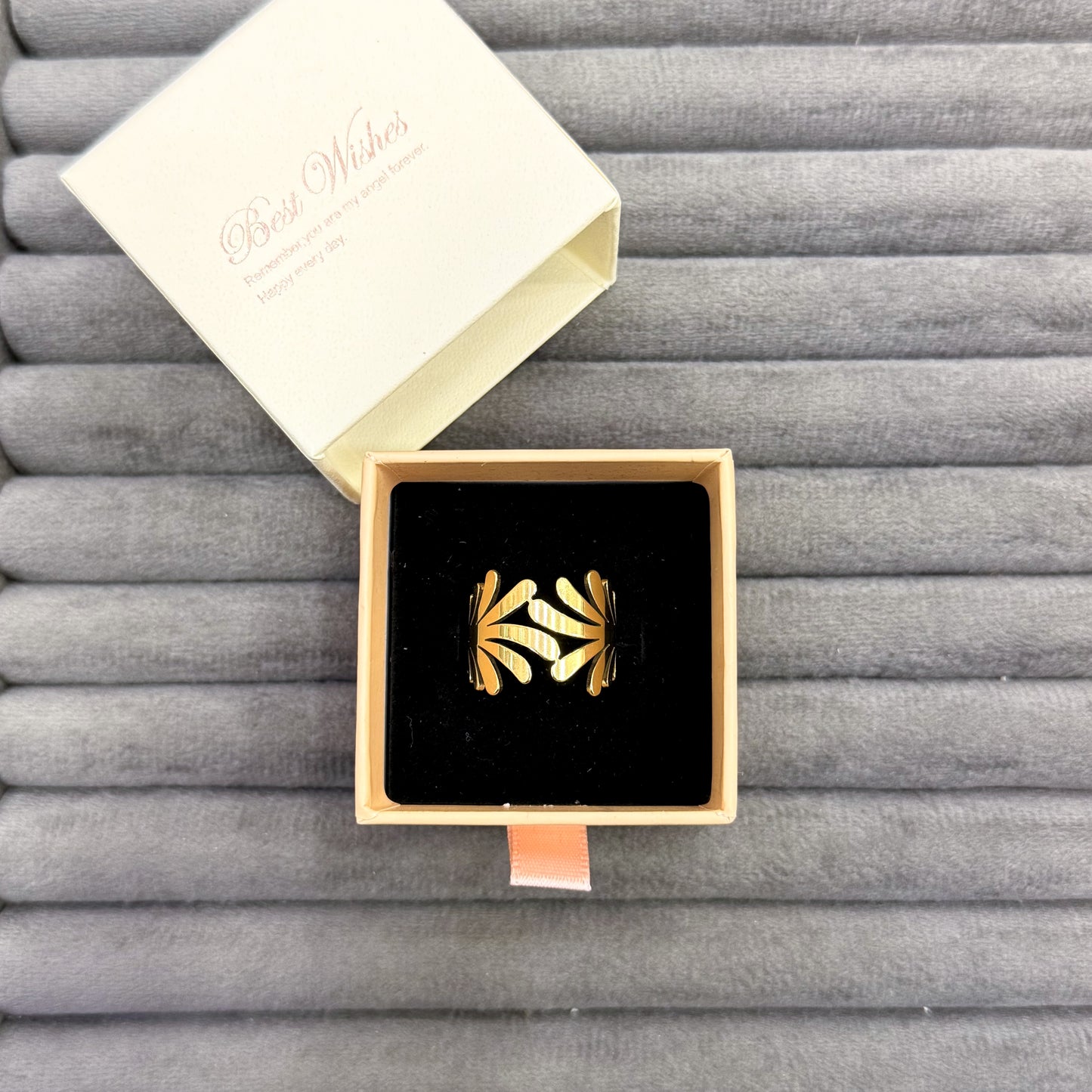 GILDED FAN STATEMENT RINGS