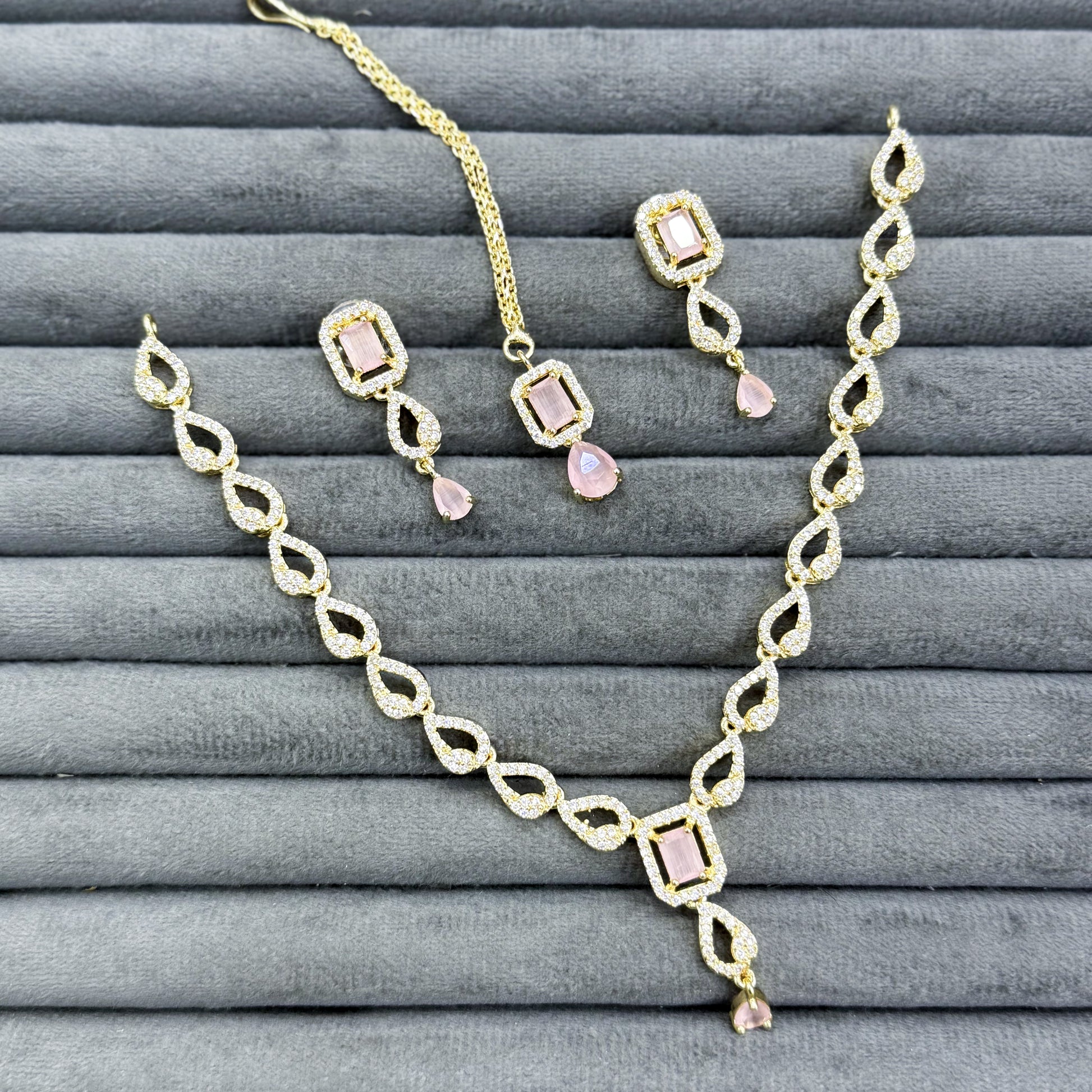 IMPERIAL EMERALD NECKLACE SET