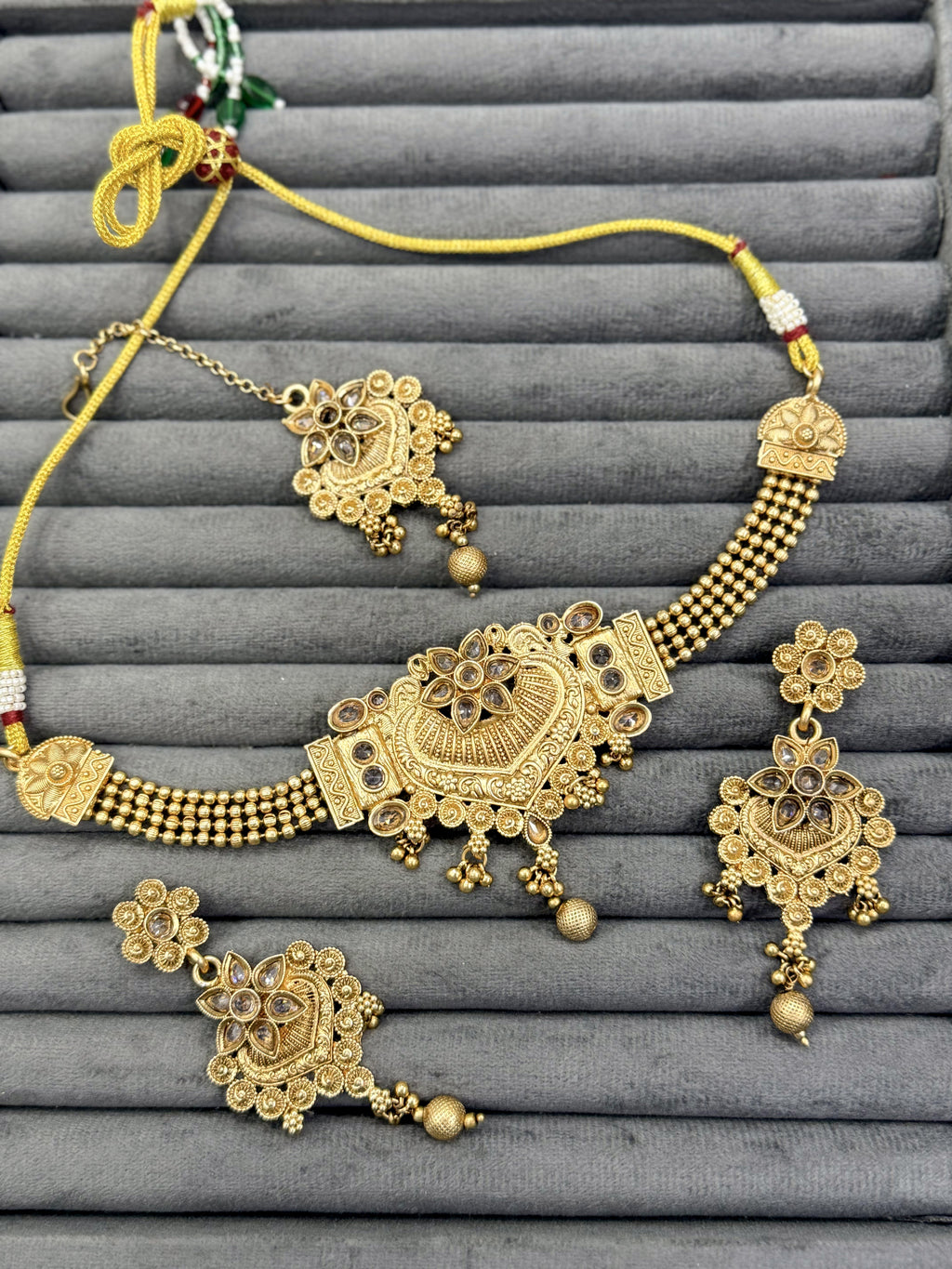 ANMOL RATNA RAJWARI CHOKER SET