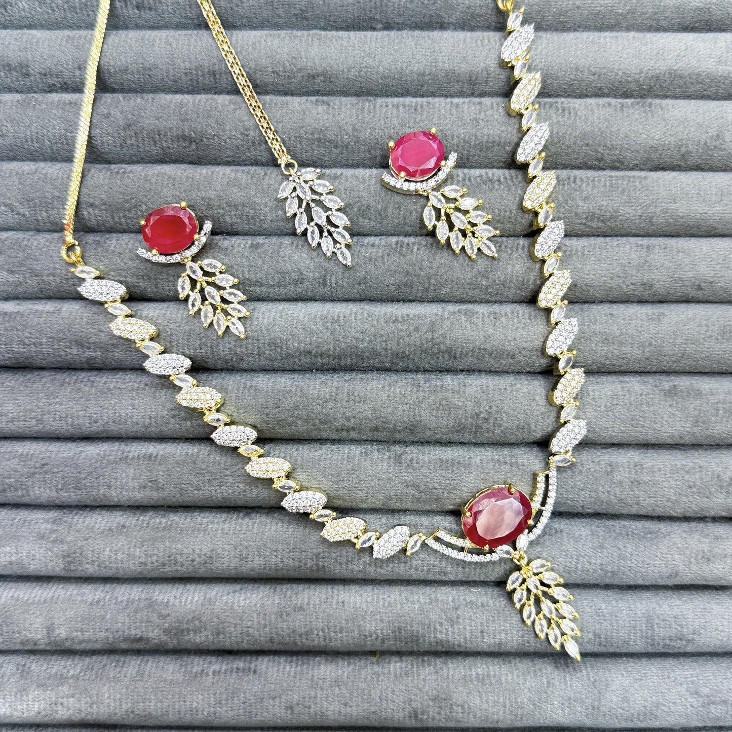 AURORA VINE NECKLACE SET