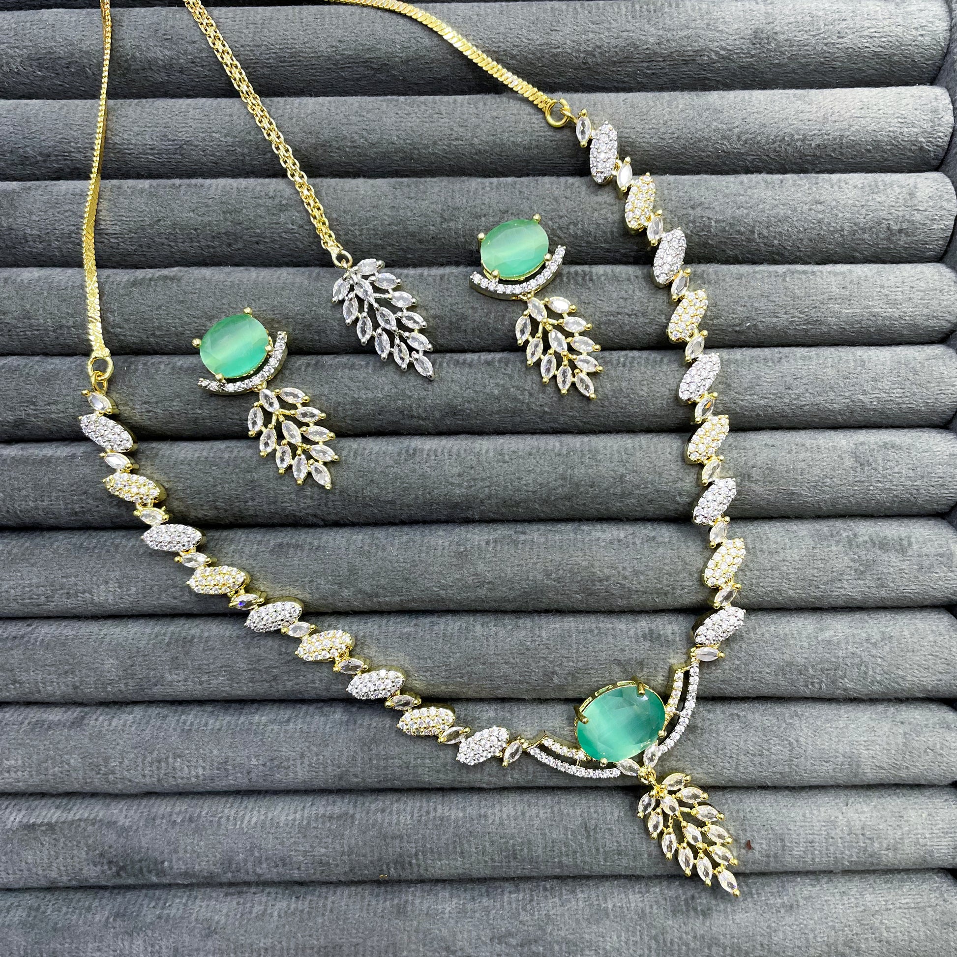 AURORA VINE NECKLACE SET