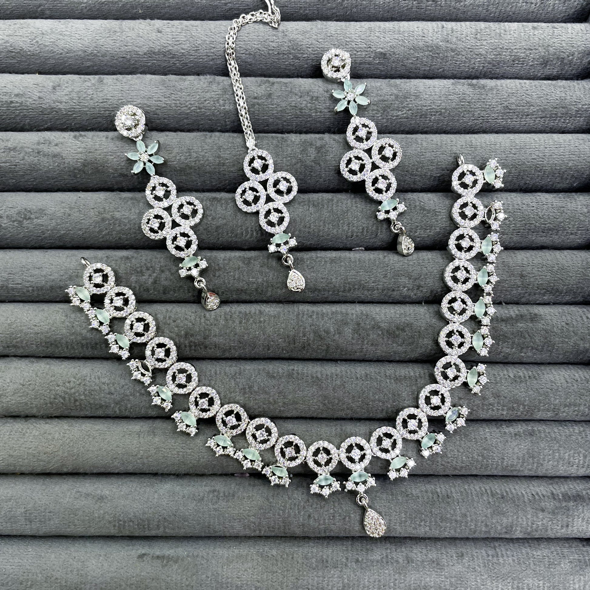 CIRCLE FLORET NECKLACE SET
