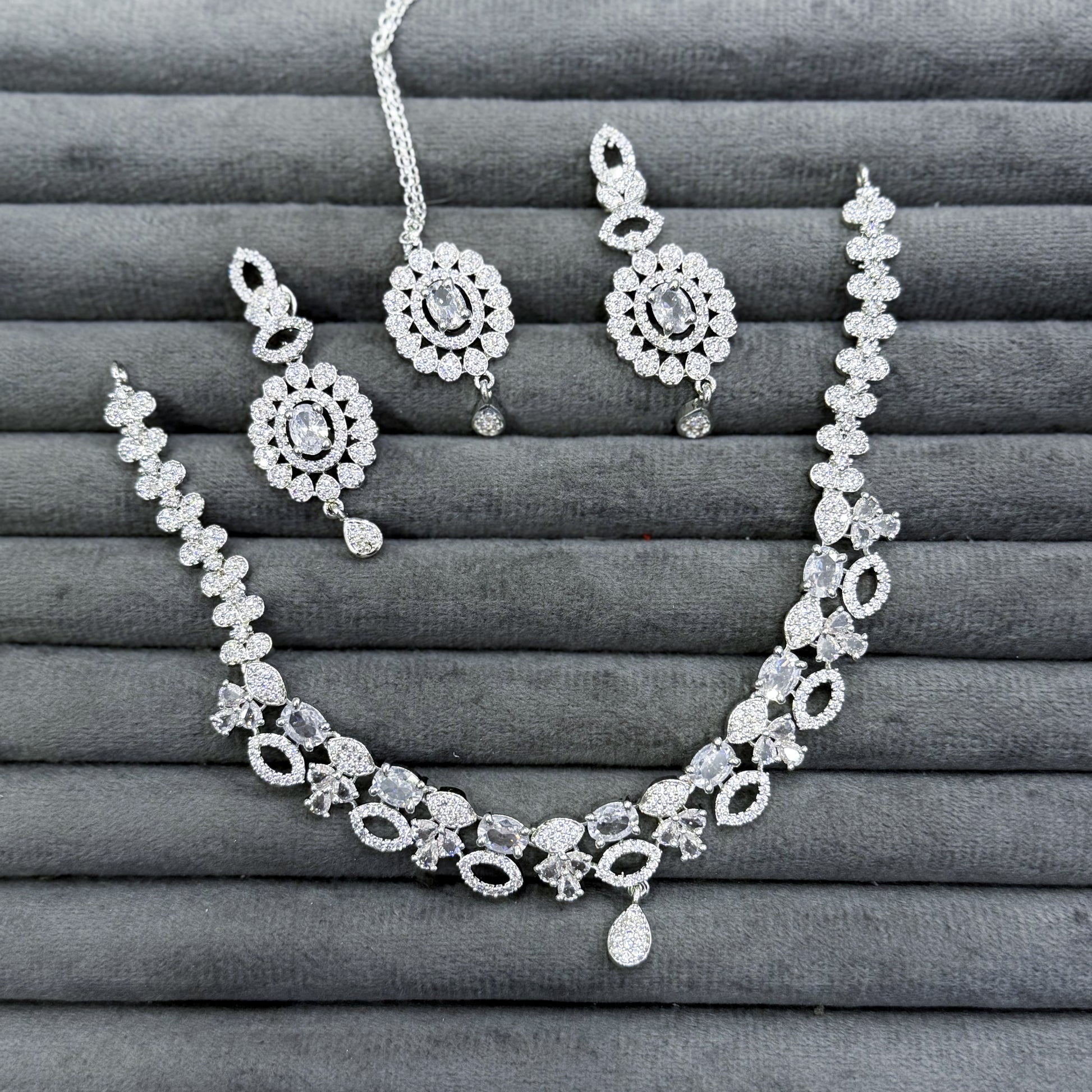 ENCHANTED OVAL NECKLACE SET