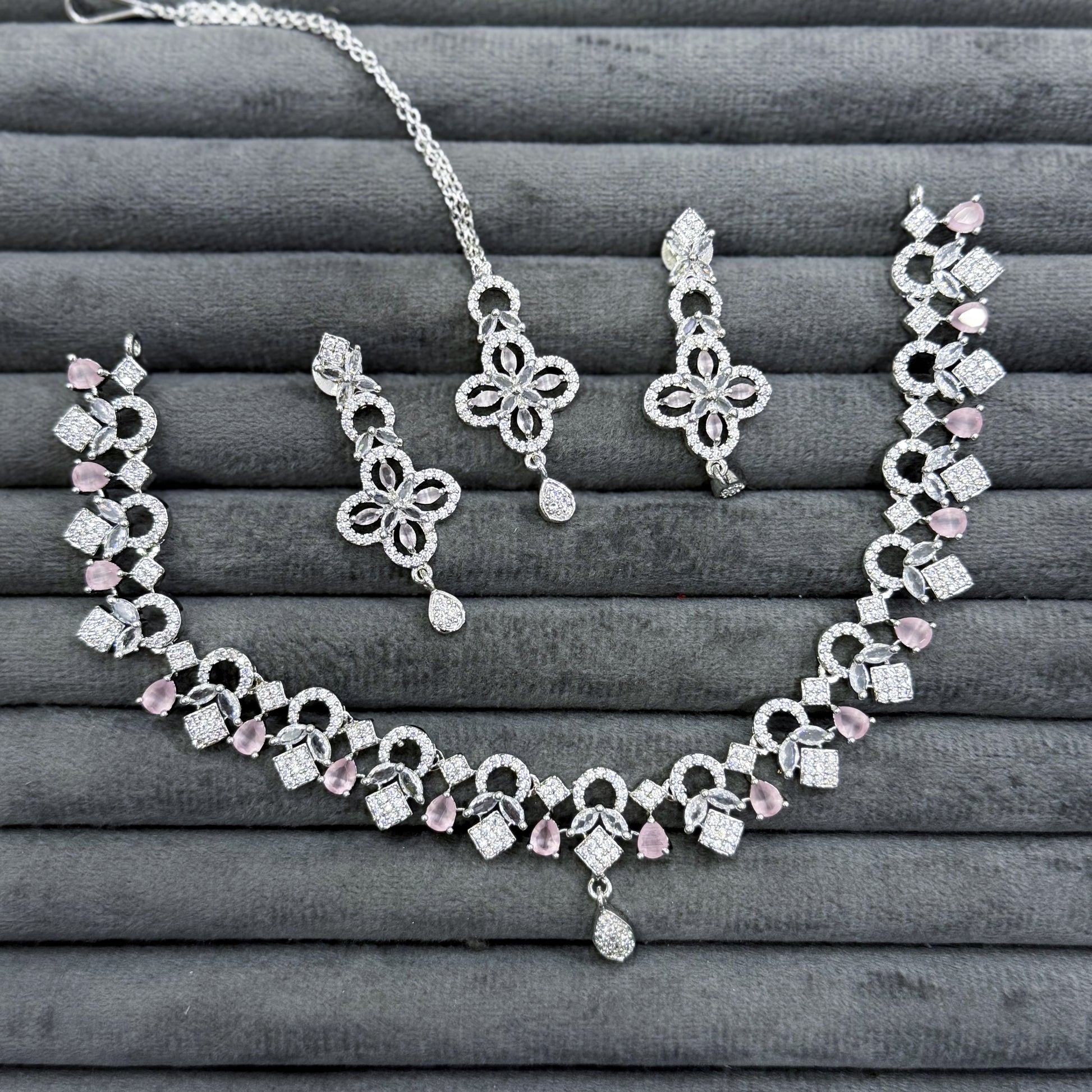CLOVER DIAMOND NECKLACE SET
