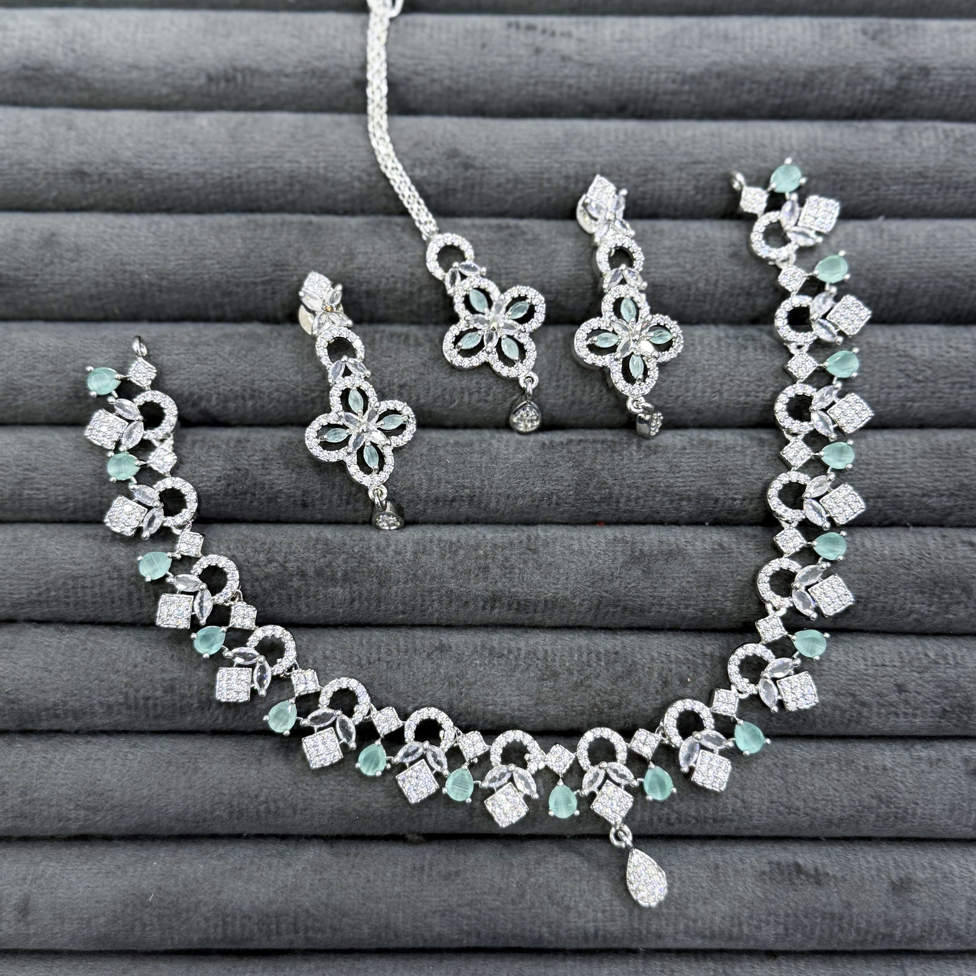 CLOVER DIAMOND NECKLACE SET