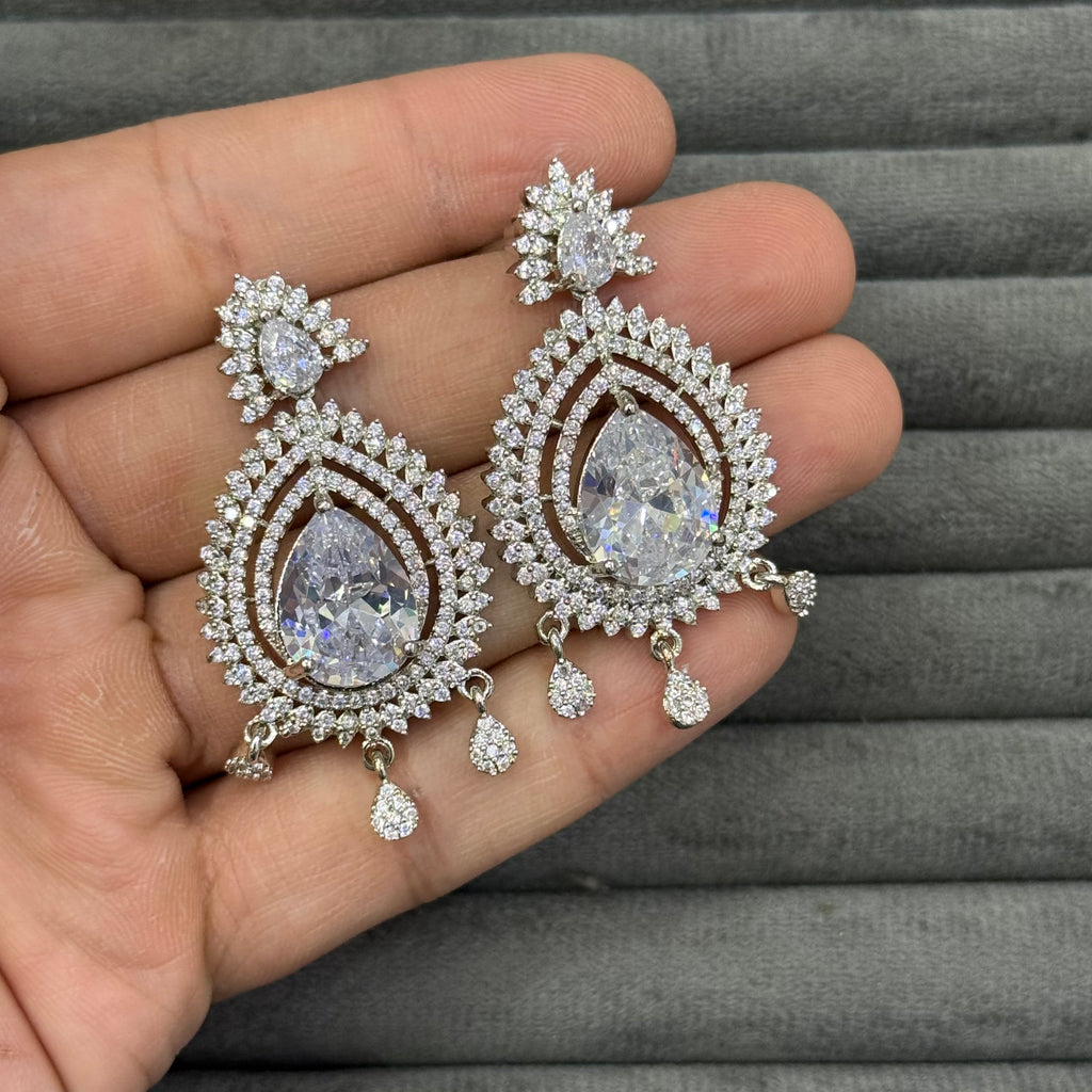 DIVINE AURA ZIRCON EARRINGS