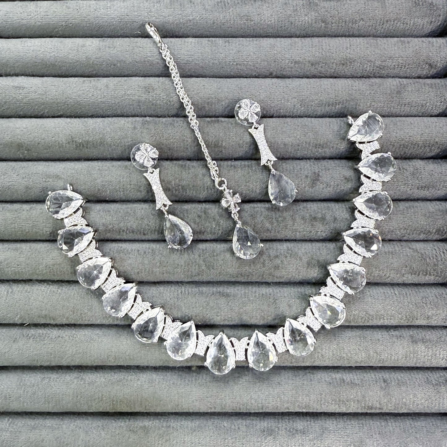 VINTAGE TEARDROP NECKLACE SET