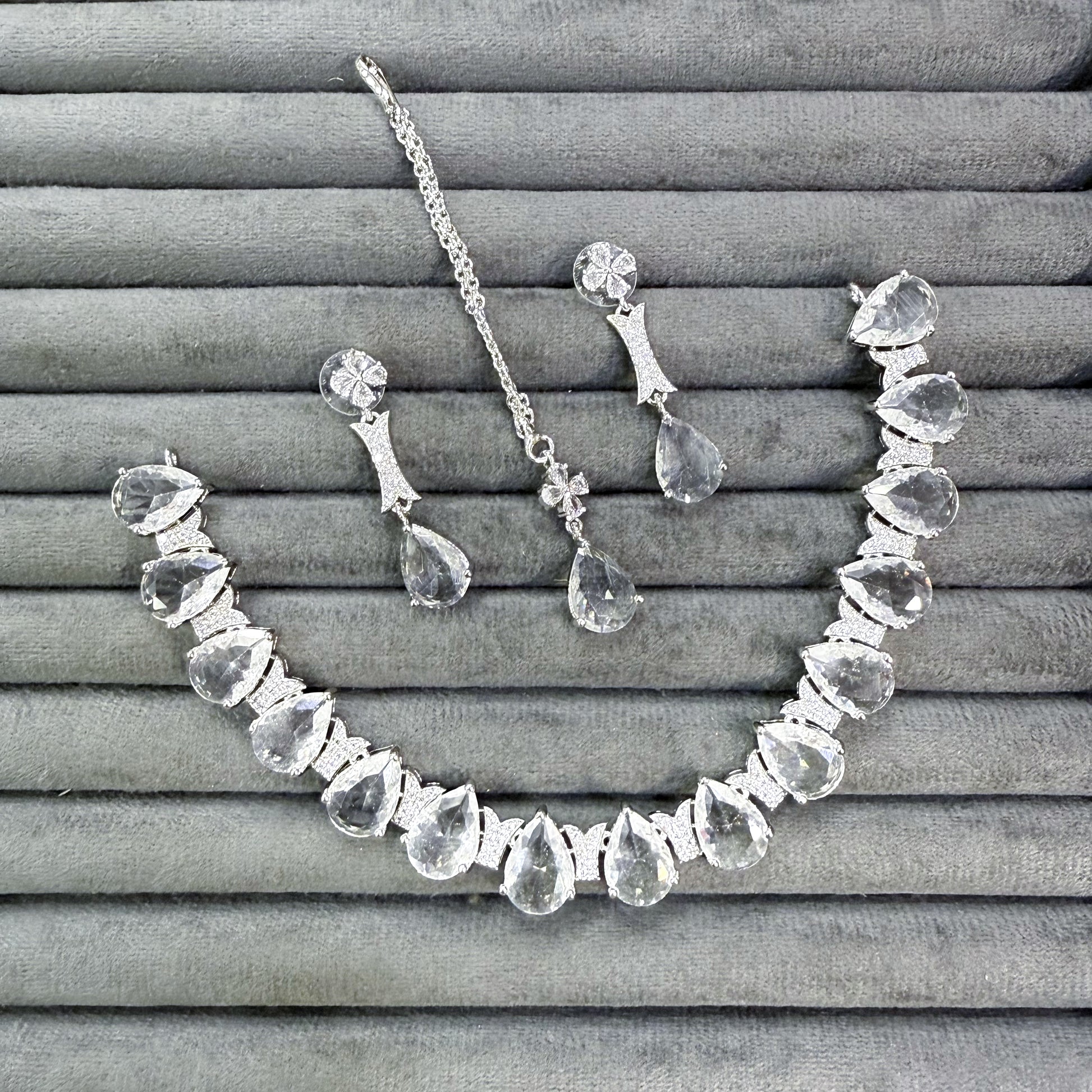 VINTAGE TEARDROP NECKLACE SET