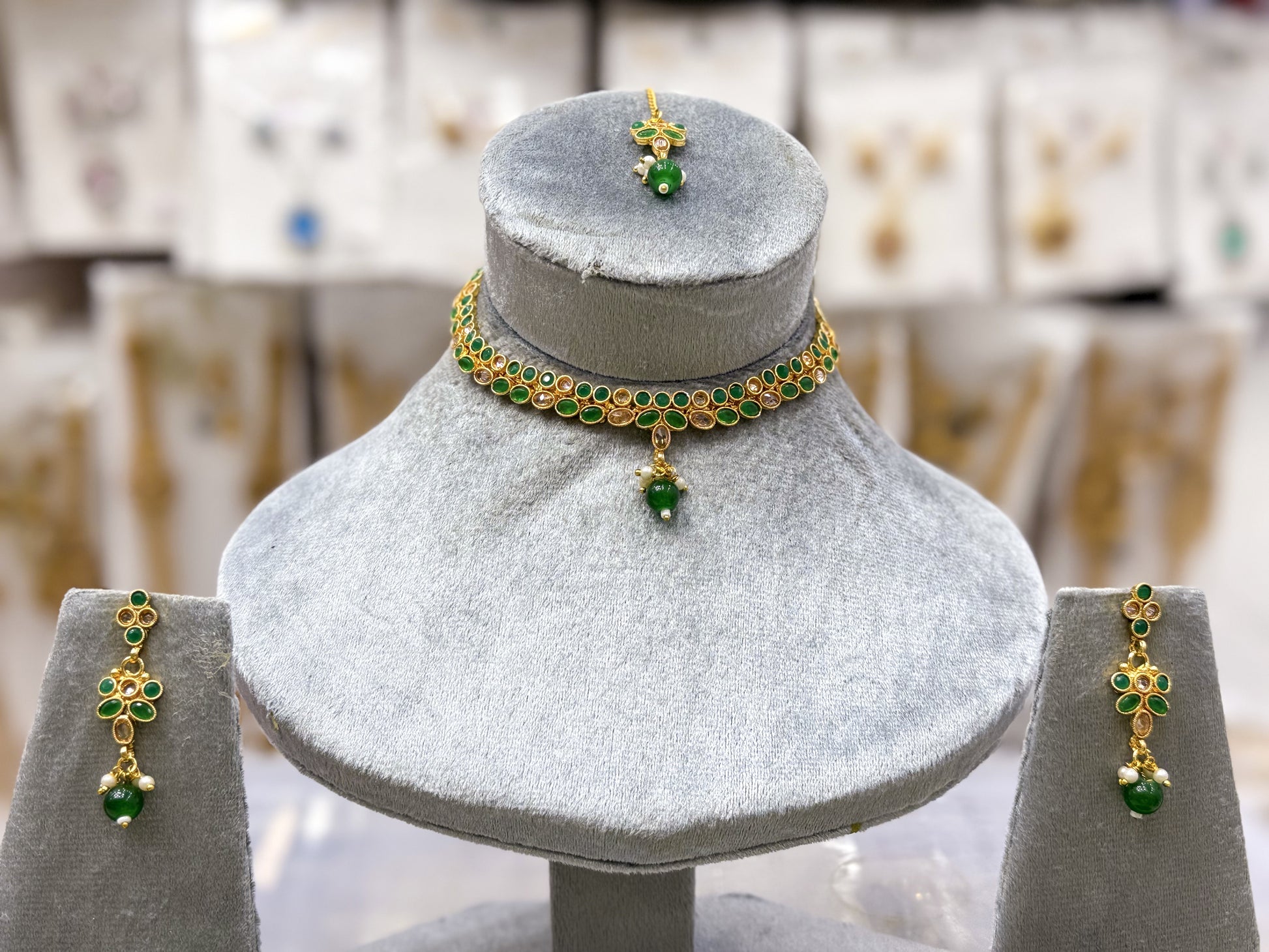 DUCHESS REINA NECKLACE SET