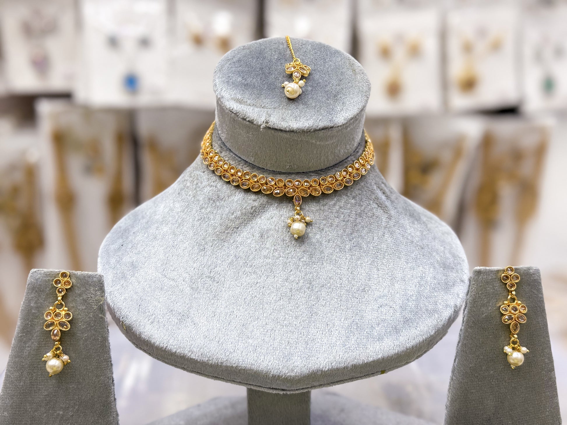 DUCHESS REINA NECKLACE SET