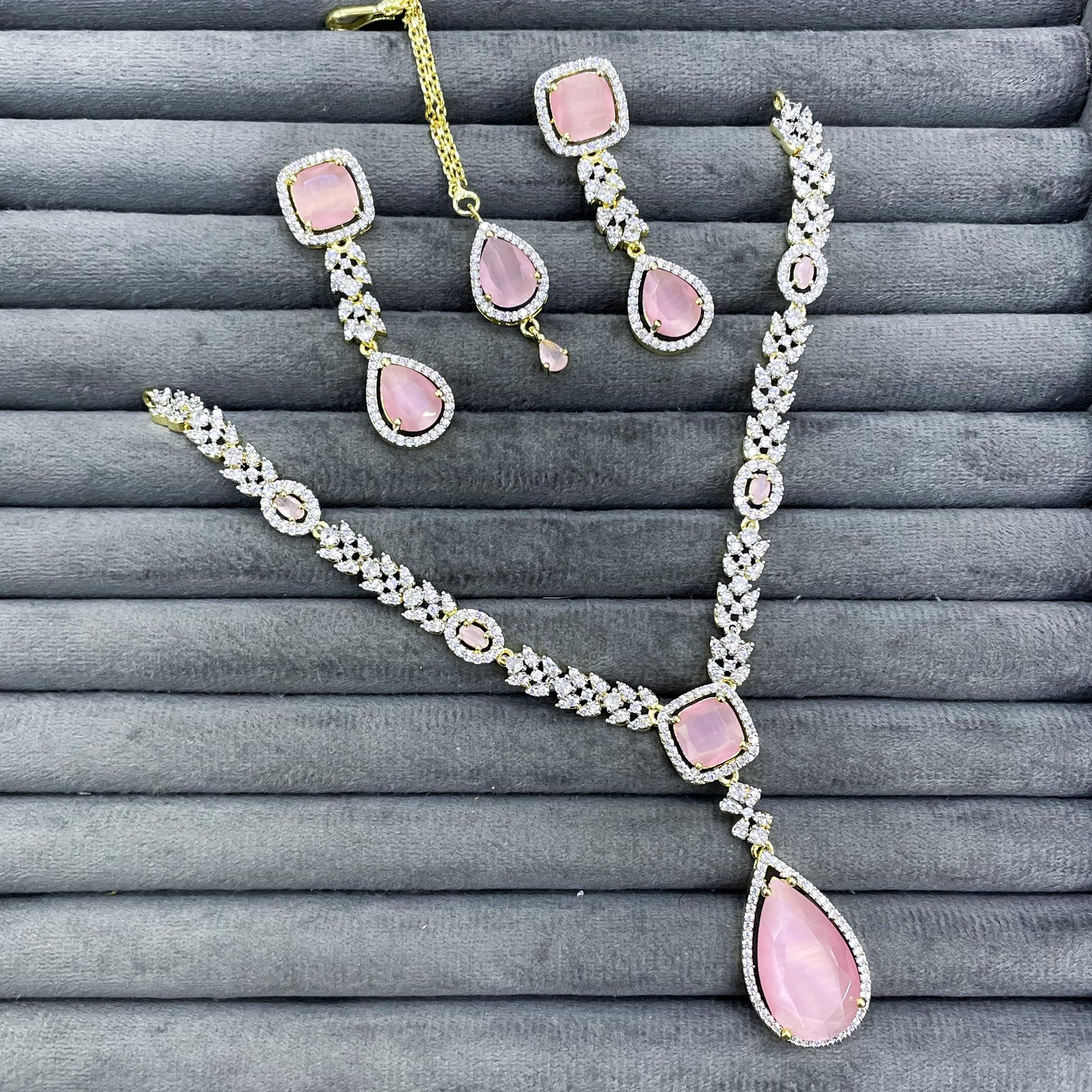 GRAND DUCHESS NECKLACE SET