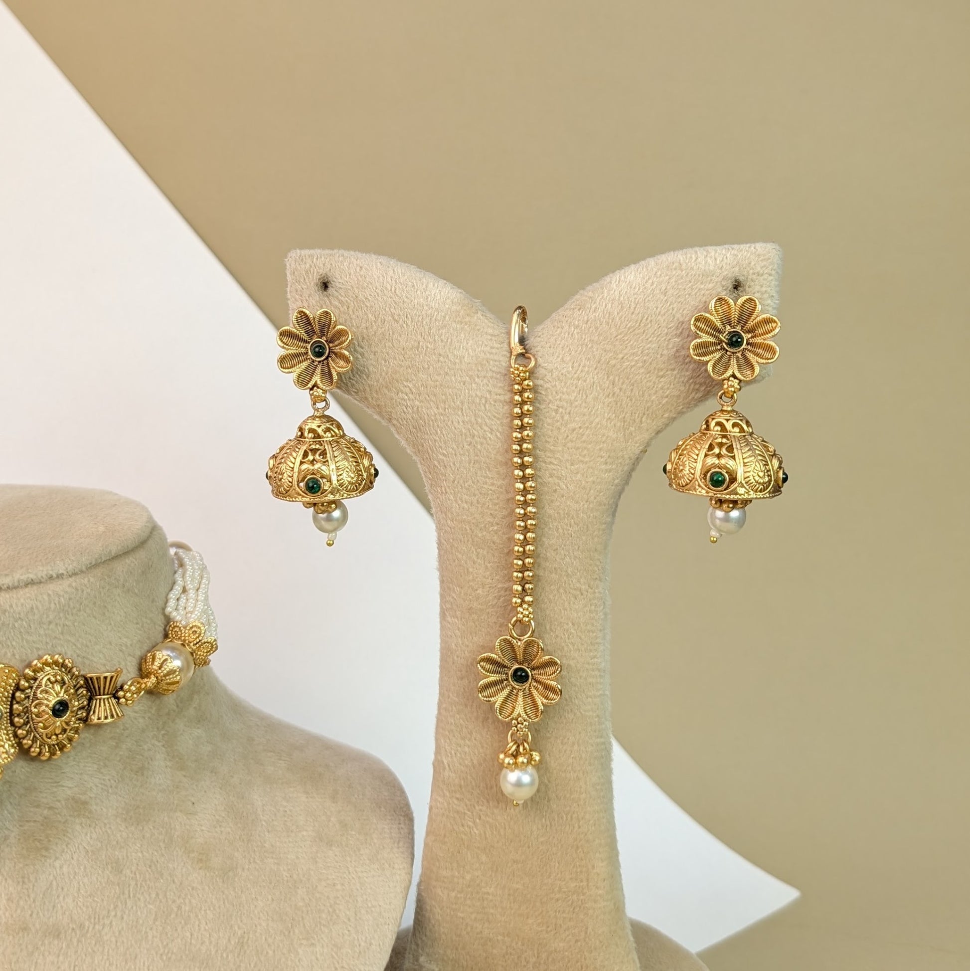 Roshan-e-Mahal Rajwadi Choker