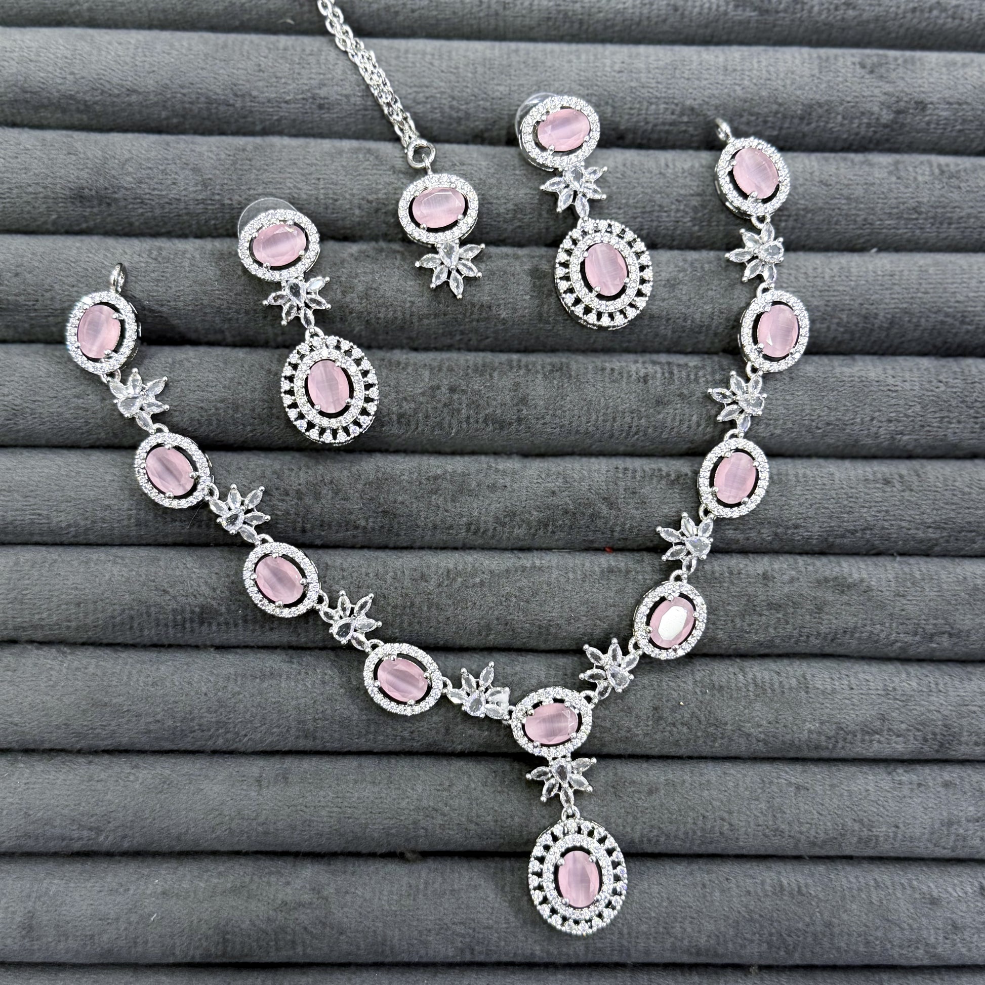 ORBIT HALO NECKLACE SET