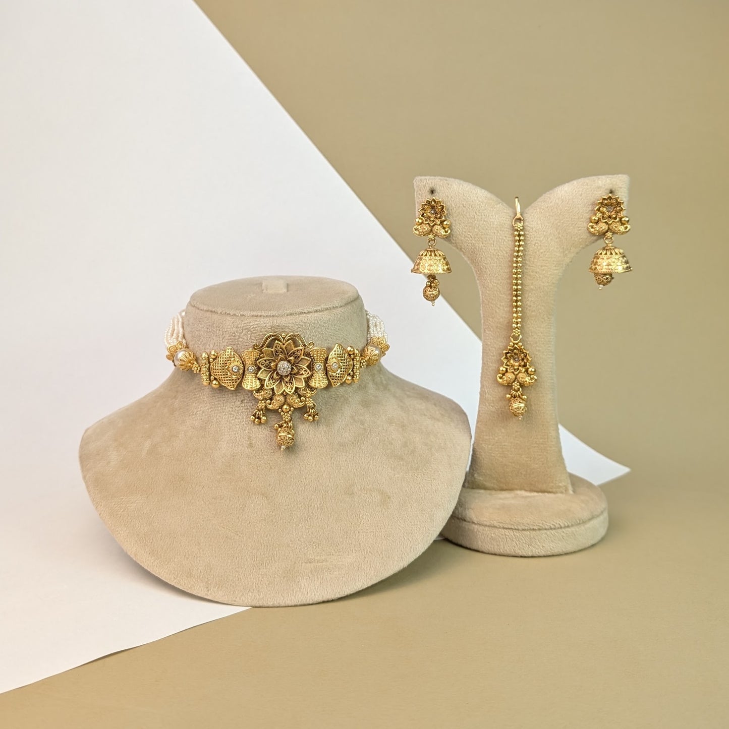 Zeenat-e-Darbar Rajwadi Choker