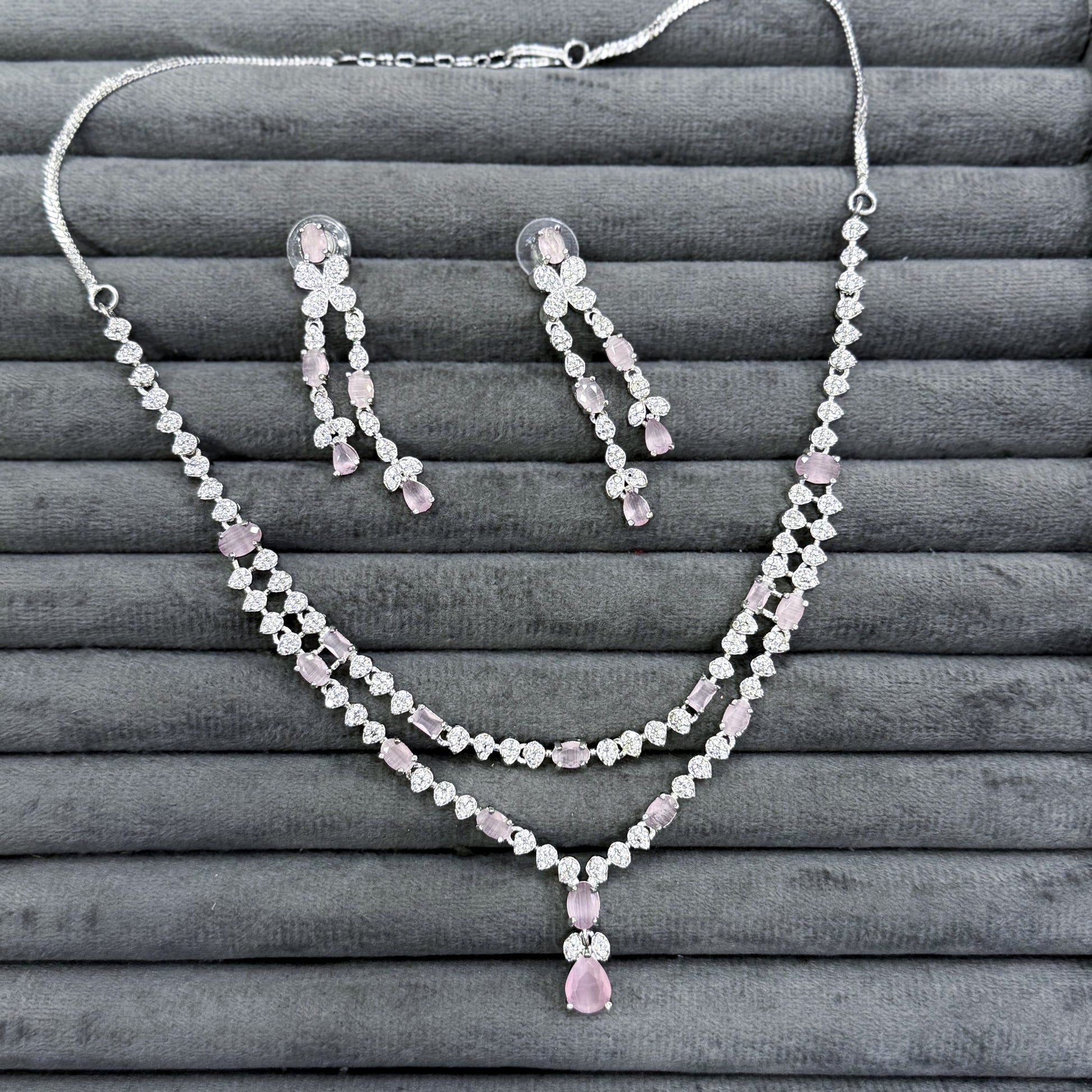 REGAL TIER NECKLACE SET