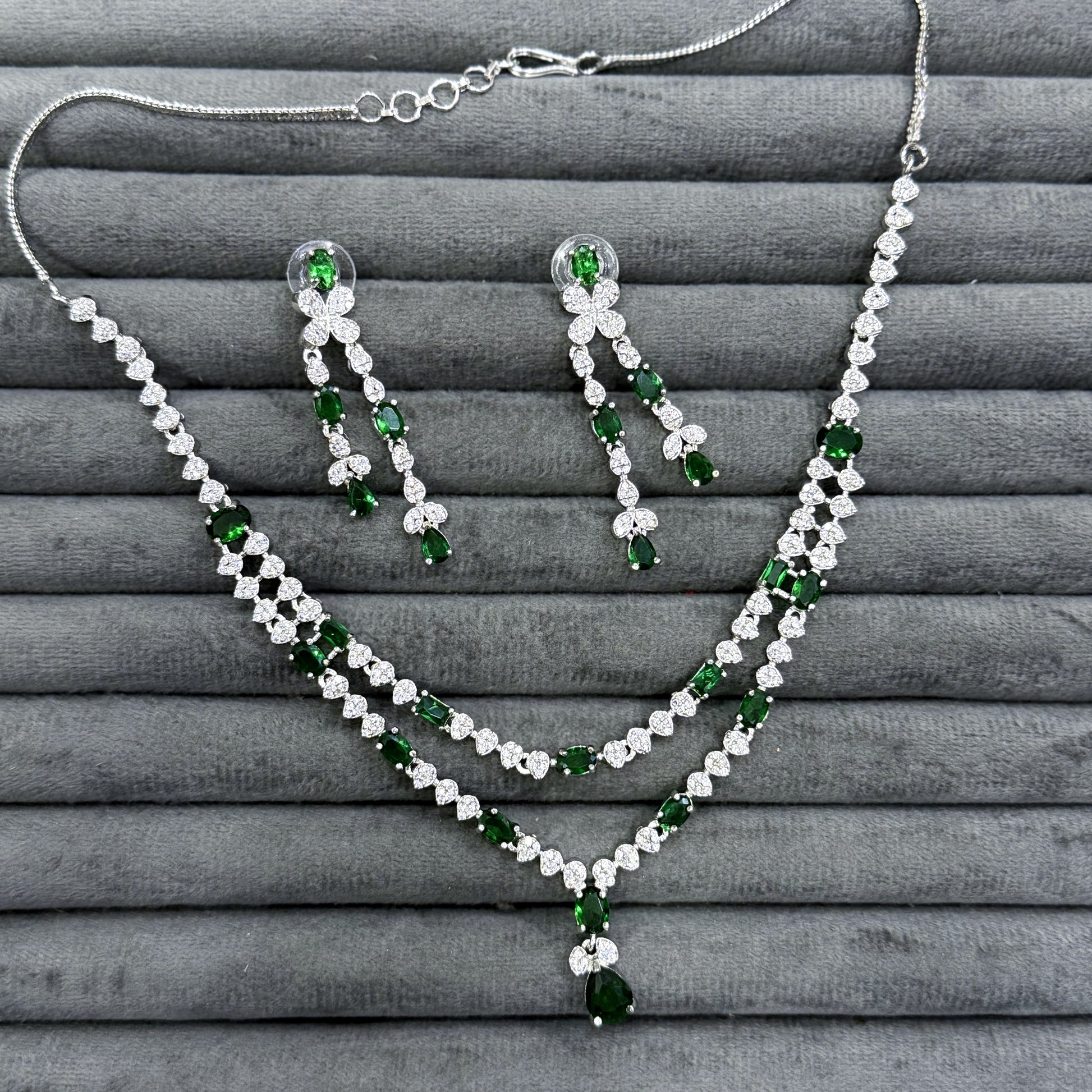 REGAL TIER NECKLACE SET