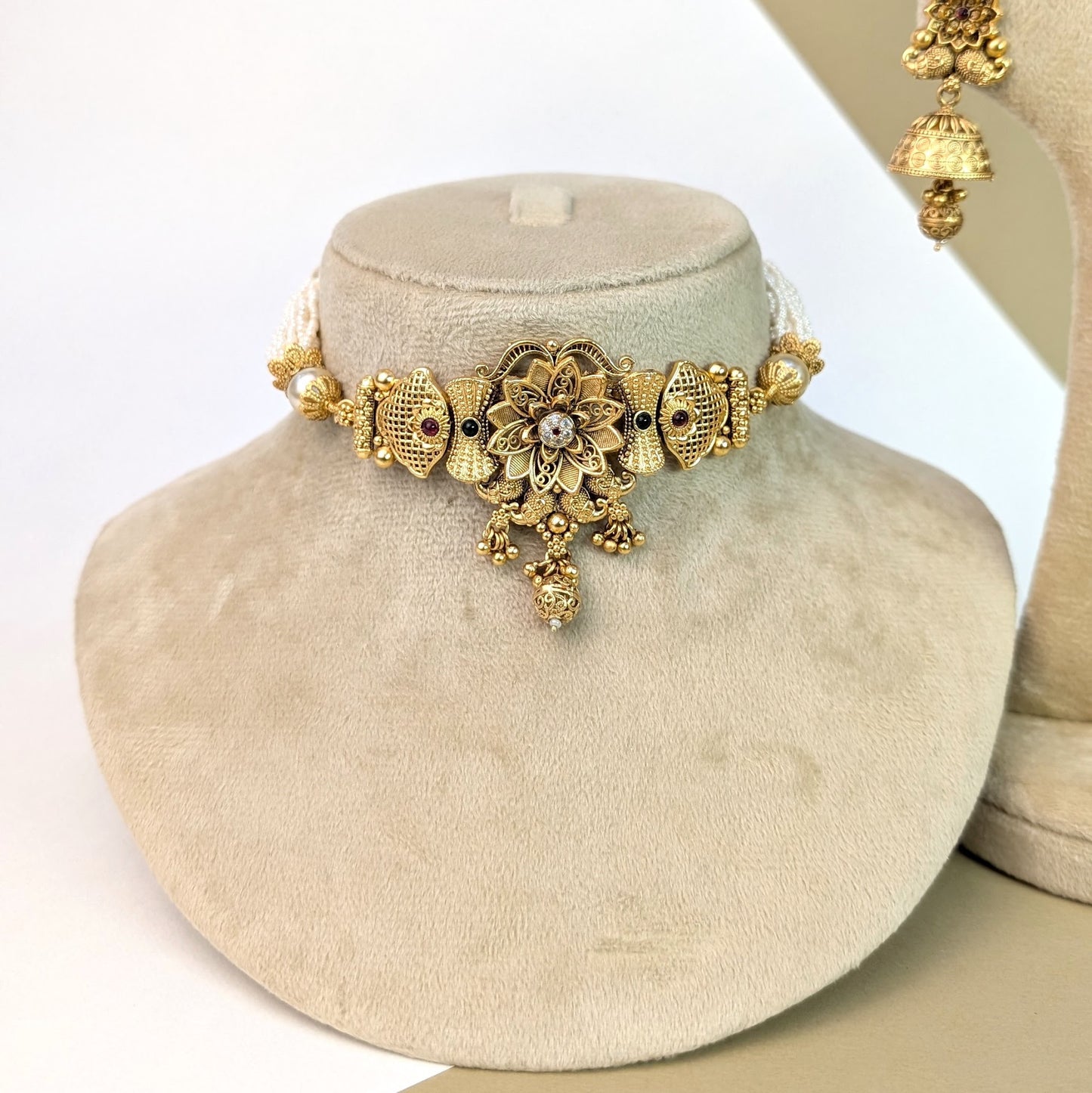 Zeenat-e-Darbar Rajwadi Choker