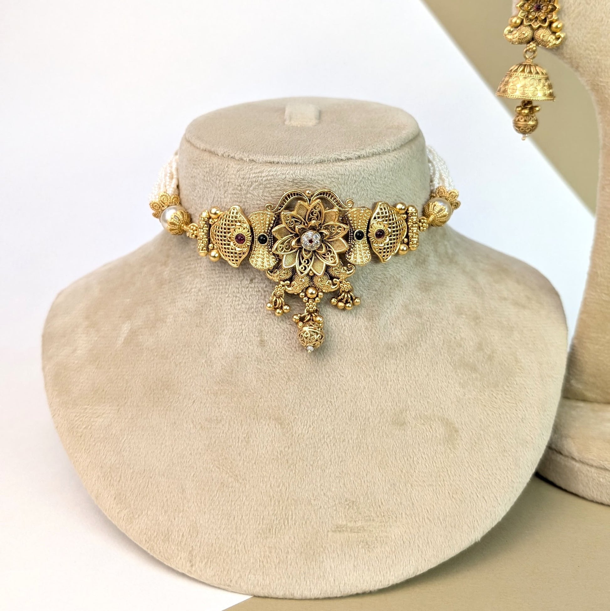 Zeenat-e-Darbar Rajwadi Choker
