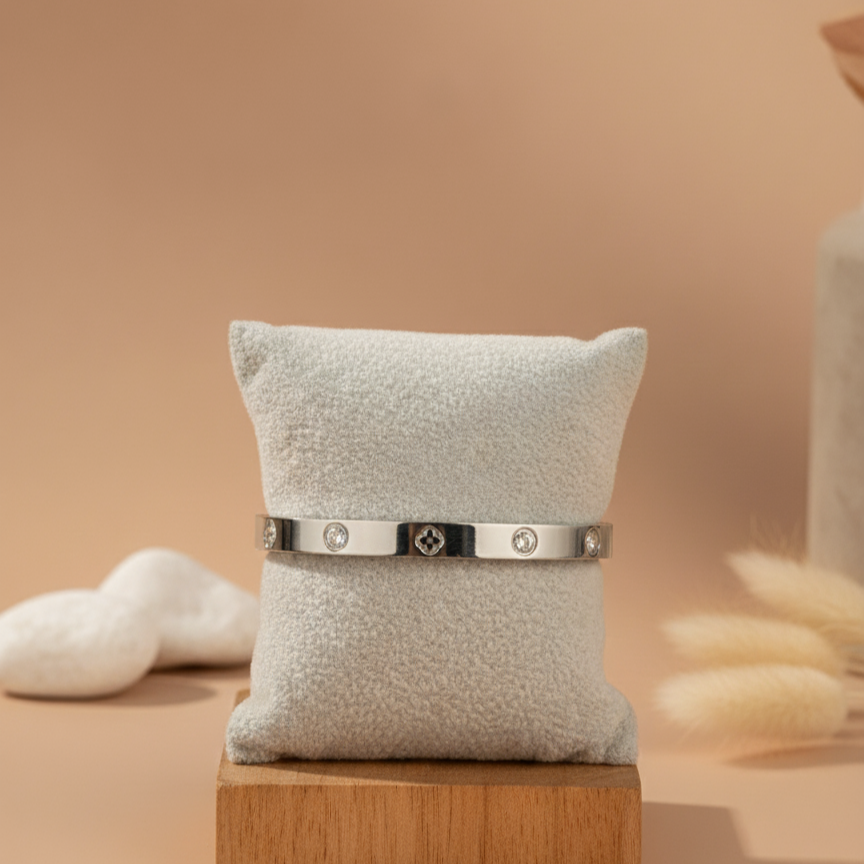 Silver Clover Handcuff