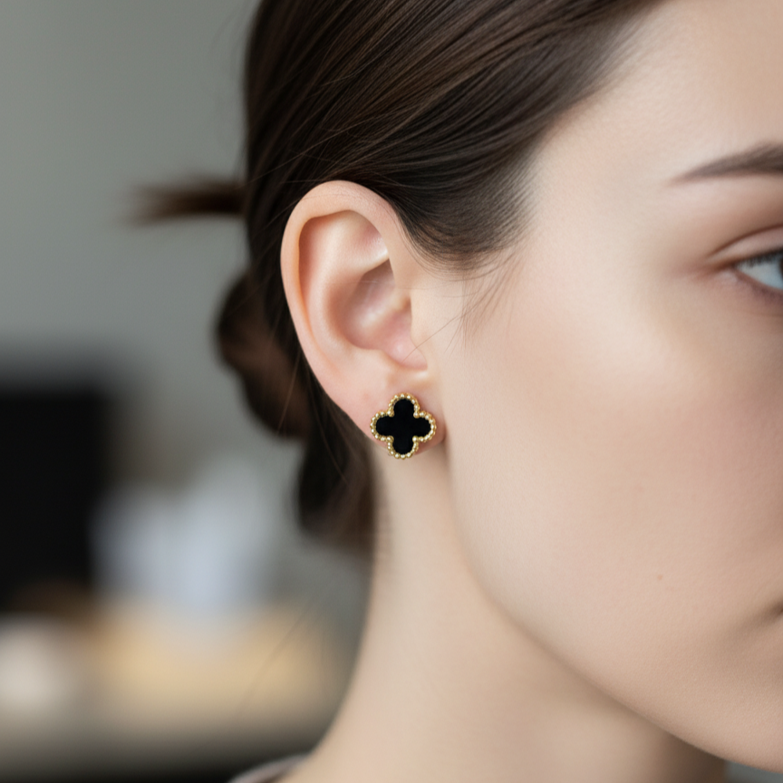 BLACK CLOVER STUDS