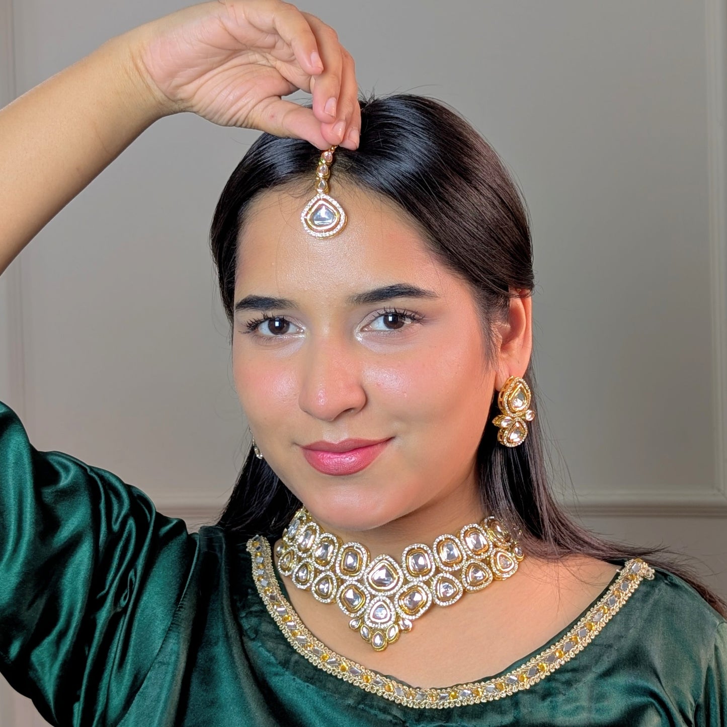 ELITE PEBBLE-CUT CHOKER KUNDAN NECKLACES