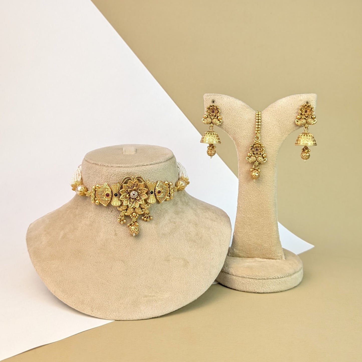 Zeenat-e-Darbar Rajwadi Choker