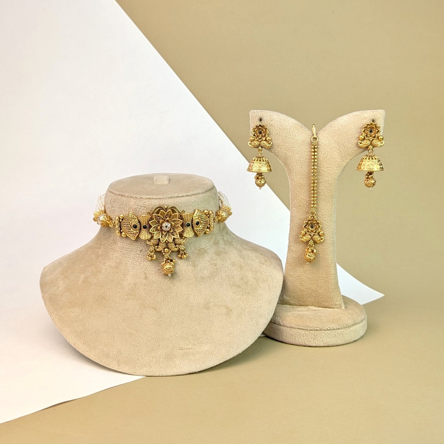 Zeenat-e-Darbar Rajwadi Choker